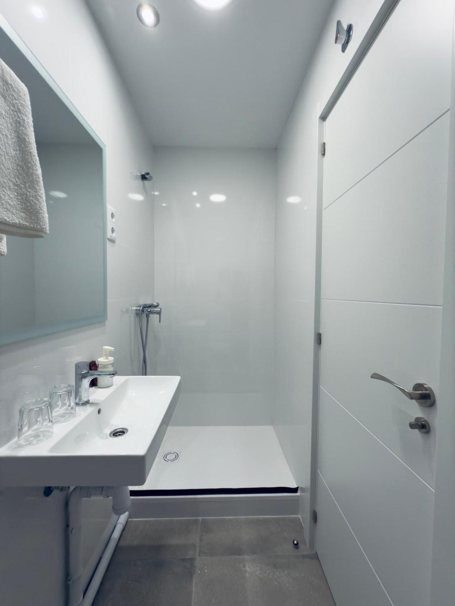 Hostal Conde De Alba Madrid Eksteriør bilde