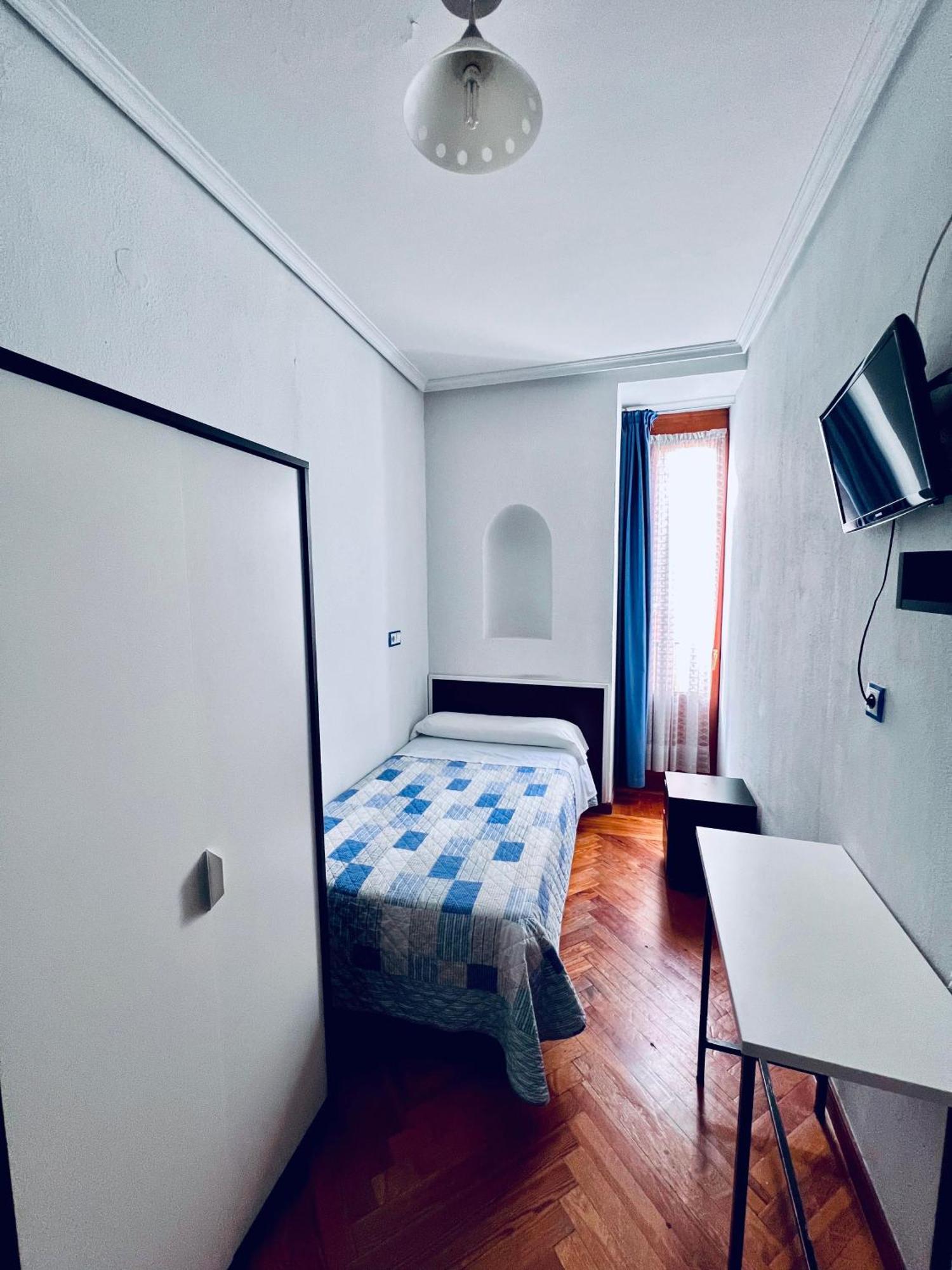 Hostal Conde De Alba Madrid Eksteriør bilde