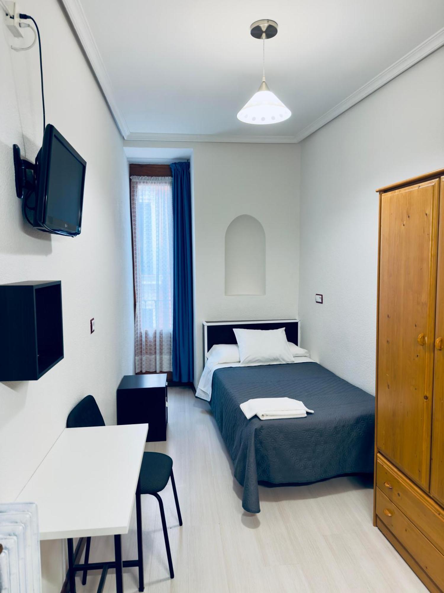 Hostal Conde De Alba Madrid Eksteriør bilde