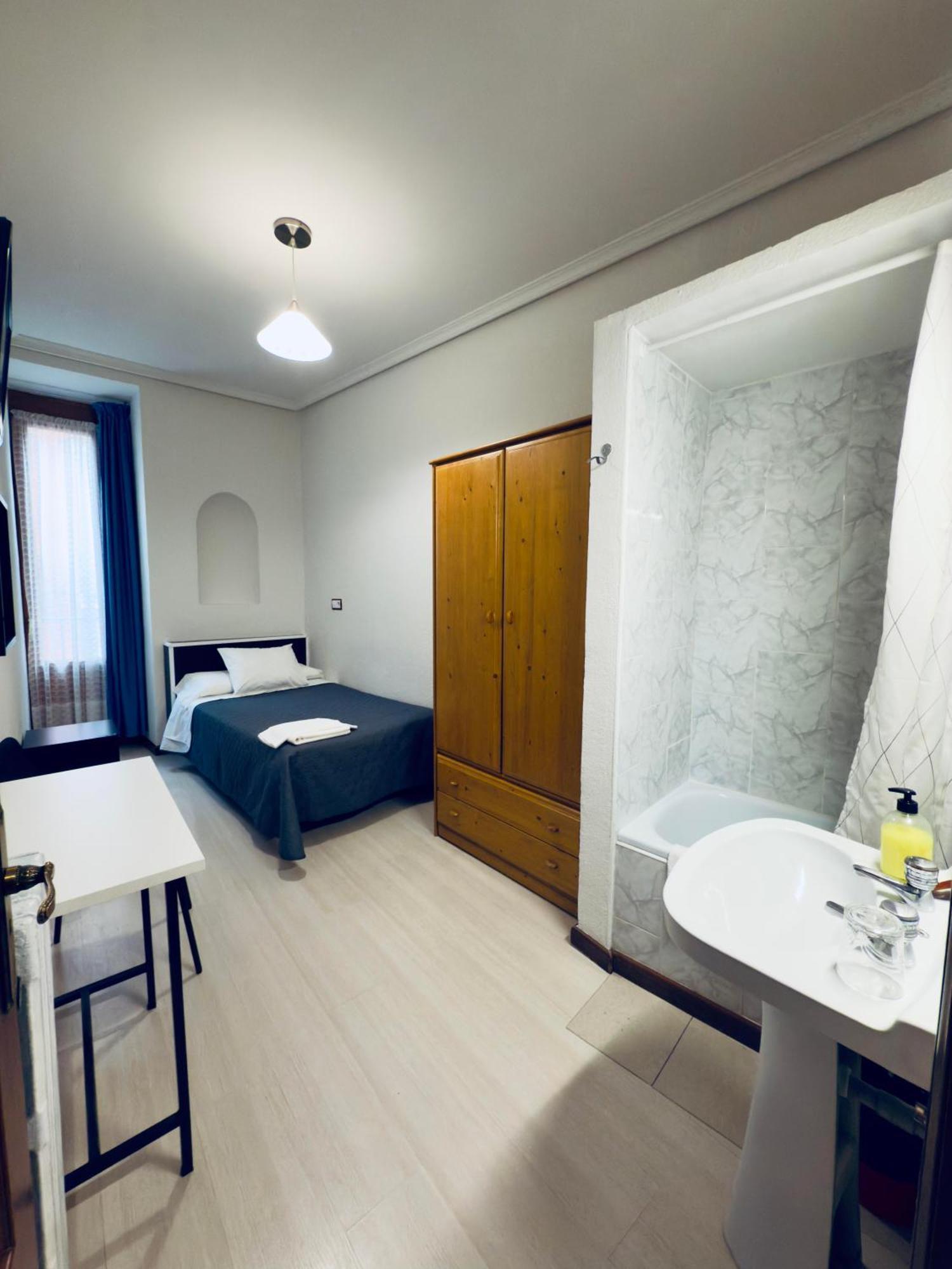 Hostal Conde De Alba Madrid Eksteriør bilde